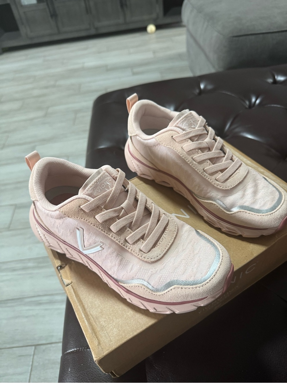 Vionic Cameo Rose Women's Athletic Sneakers